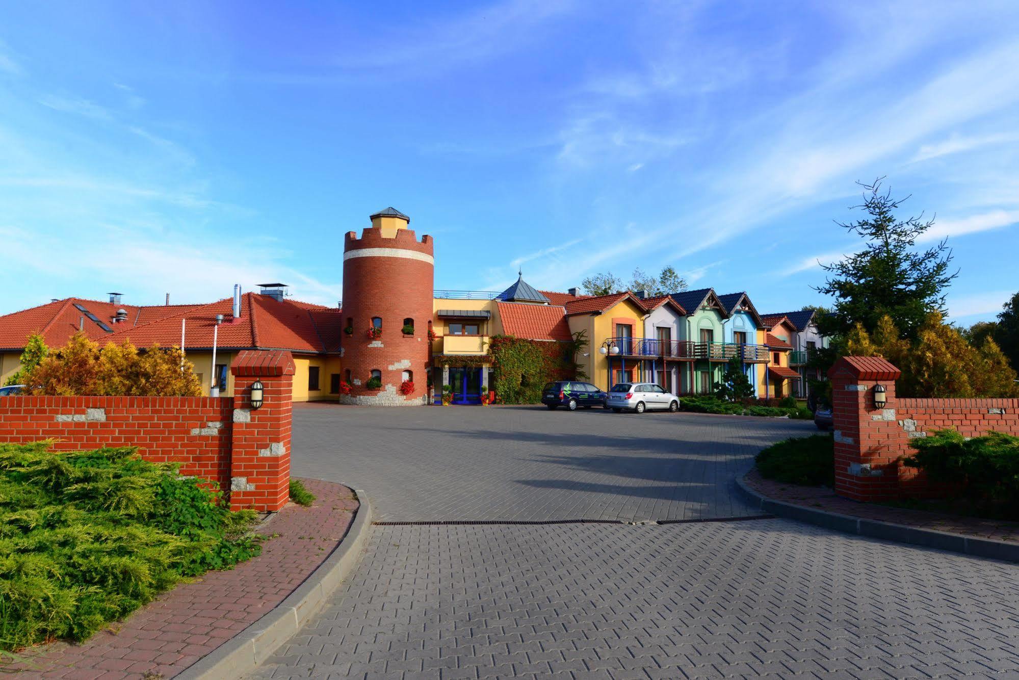 Hotel Daglezja Nad Jeziorem Kornickim Kornik Exterior photo